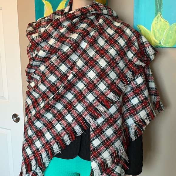 Women’s shawl - Picture 2 of 5